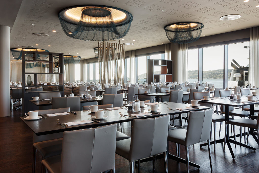 Urheberrecht: Haakon Brox, hotellfoto.no, +47 984 45 543, haakonbrox@gmail.com Scandic Havet, Bodo, Havneutsikten restaurant, overview